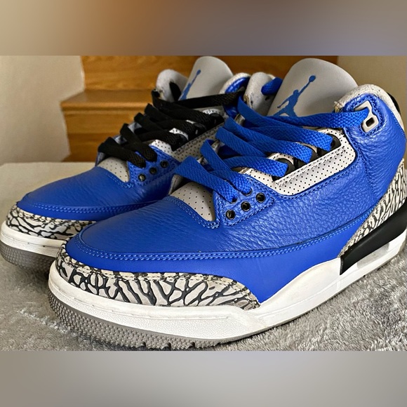 Jordan 3s - Picture 2 of 8